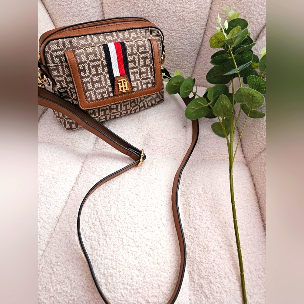 Tommy Hilfiger Brown and Cream Crossbody Bag EUC.